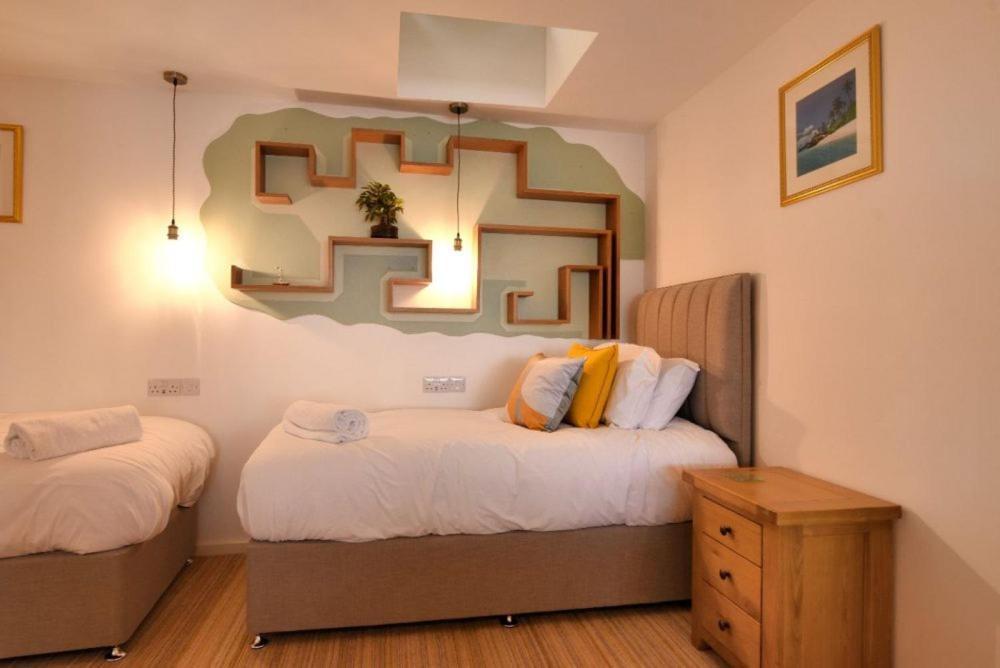 Largigi Offering Two Amazing Panoramic Sea Front Apartments Lyme Regis Exteriör bild