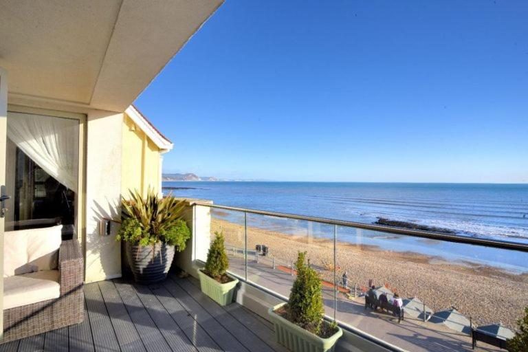 Largigi Offering Two Amazing Panoramic Sea Front Apartments Lyme Regis Exteriör bild
